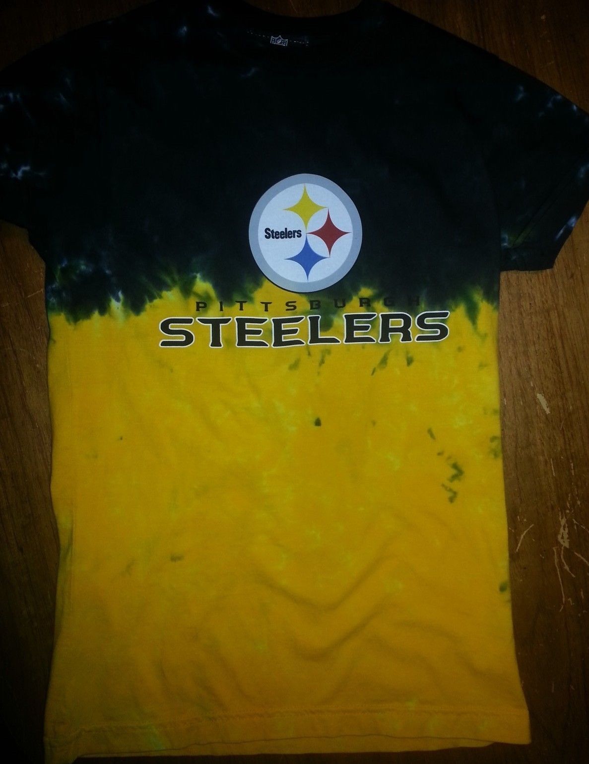Primary image for PITTSBURGH STEELERS WOMENS JUNIORS  PETITE Tie Dye  T-Shirt NFL Licensed AWESOME