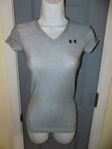 Under Armour Heat Gear Fitted Short Sleeve Gray Shirt Size XS Women&#39;s EUC - £15.70 GBP