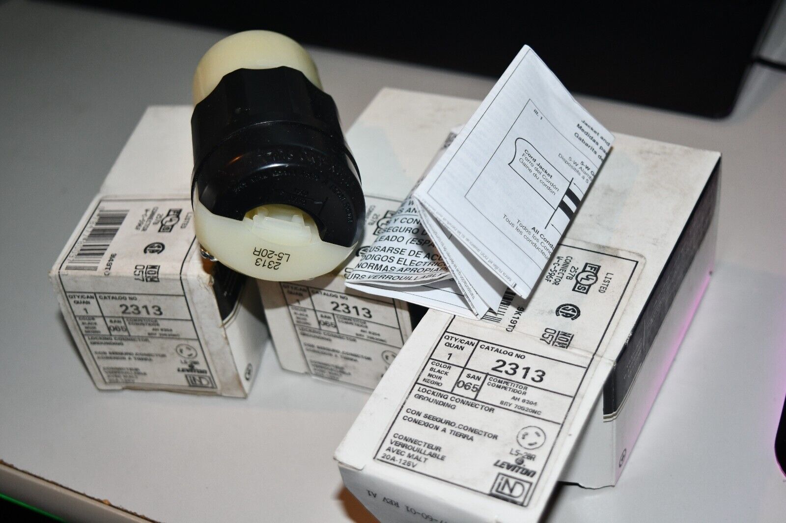 Lot 3 Leviton 2313 Female Connector Body Twist Lock Nema L5-20R 20A 125V... - $29.95