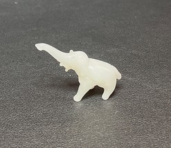 White Glass Lucky Elephant Figurine Vintage Trunk Up - $222.99 MXN