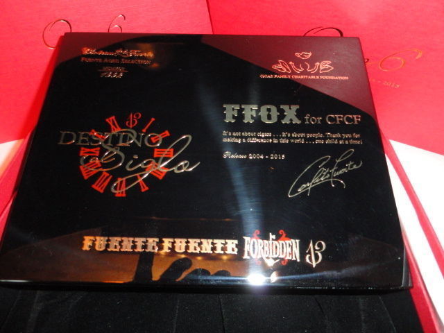Fuente Opus 6 Ltd Black Lacquer traveler in the original box only 375 made - $95.00