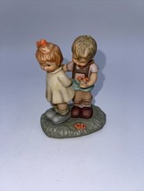 Berta Hummel Token of Love Goebel Figurine BH 20 1996 - £12.13 GBP