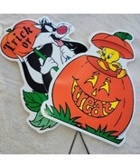 VTG 1997 Warner Bros Tweety And Sylvester Yard Art Halloween Sign Set 2 - £20.36 GBP