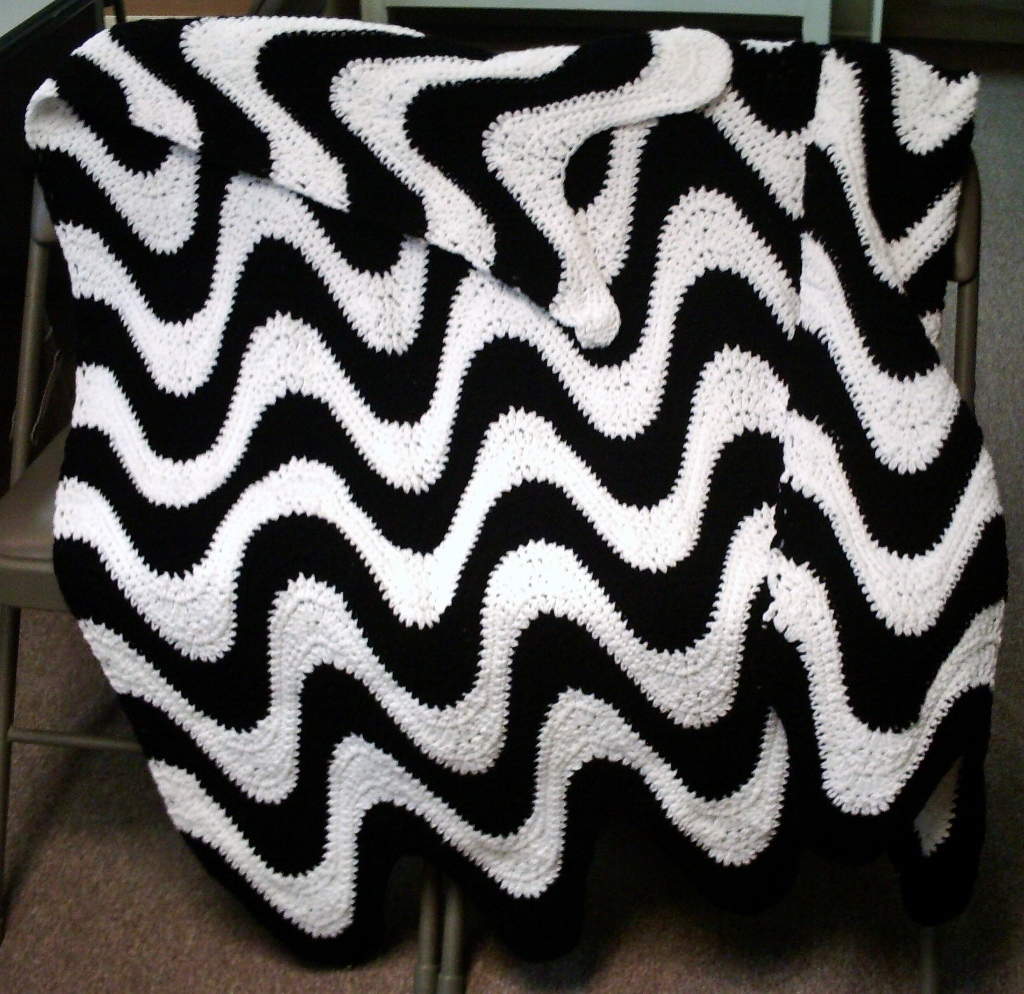 Crochet Pattern for 2 Color Exaggerated Ripple Afghan, Throw; PDF File #103B - $5.00