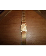 Men&#39;s Caravelle  Gold Color Watch For Parts or Repair - £3.99 GBP