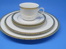 Charter Club Grand Buffet Gold 5-Piece Place Setting Pristine - £54.03 GBP