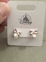 Disney Parks Minnie Mouse Faux Pearl Earrings Gold Color NEW - £25.87 GBP