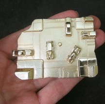 Large 3D Classic Car on Road Gold Brooch Street view Traffic 2.5 x 2 - £15.49 GBP