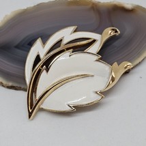 Vintage TRIFARI White Enamel Gold Tone Leaf Brooch Pin - £22.39 GBP