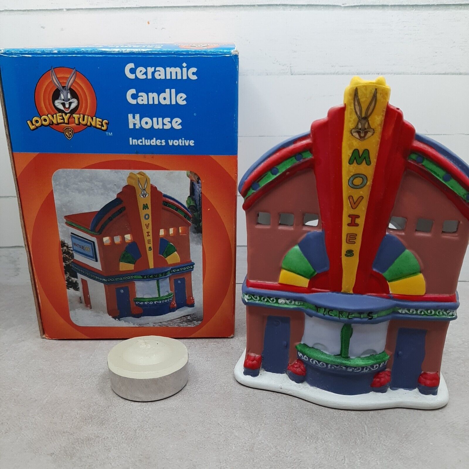 LOONEY TUNES Bugs Bunny ceramic candle house Bugs Bunny movie theater 1980s box - $12.55