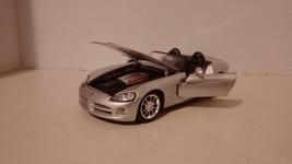 2003 Dodge Viper SRT-10 Silver 1:24 Diecast Model Maisto - $12.86