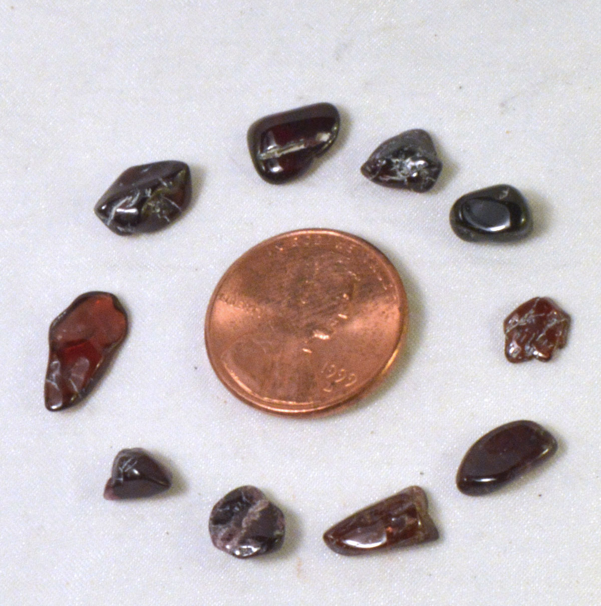 #2668 Garnet - India [10 small pieces] - $3.00