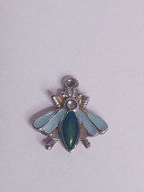 Bee Pendent Silvertone Green .75&quot; - $58.33 MXN