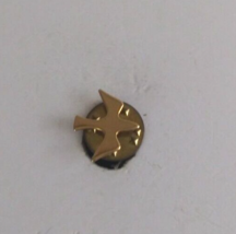 Vintage Tiny Solid Peace Dove Gold Tone Lapel Hat Pin - £5.72 GBP