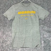 Missouri Tigers Nike Mens T Shirt Small Gray Gold NCAA Wrestling Mizzou Sports - $7.19