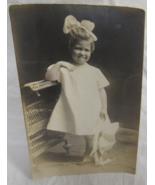 AZO B &amp; W 1904 - 1918 Photo Postcard Girl Child Portrait White Dress Big... - $55.93 MXN