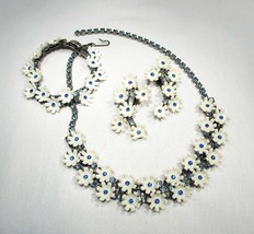 Vintage Blue Rhinestone &amp; White Plastic Flower Jewelry Set C2531 - £37.97 GBP