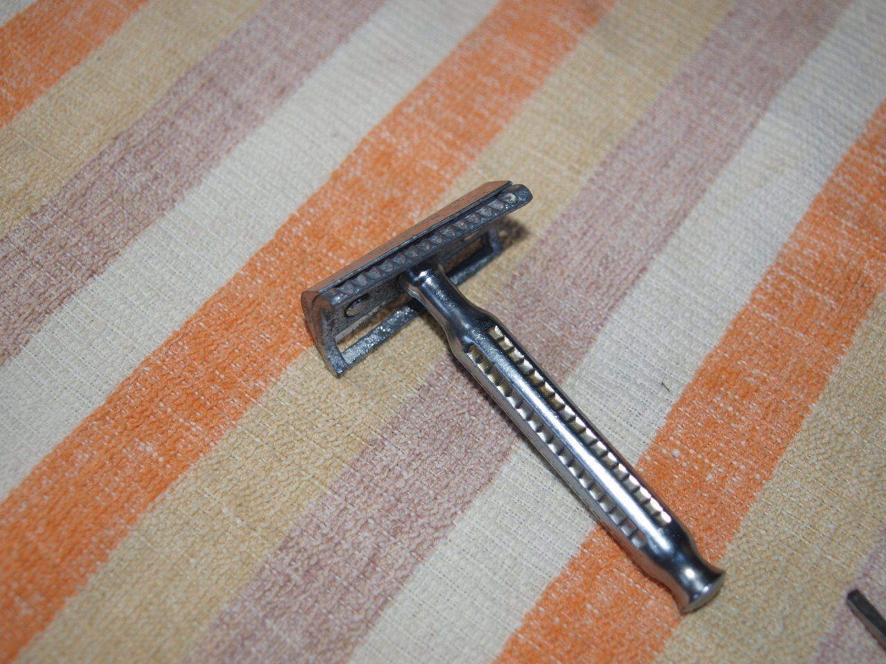 RARE VINTAGE SOVIET RUSSIAN USSR CURVED EDGE SAFETY RAZOR #5 - $44.54
