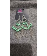  Paparazzi Trending Transcendence Green Chandelier Earrings  - $167.07 MXN