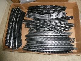 Big Lot of 73 Vintage HO Scale Life Like Nickel Silver Curved Track Sect... - $37.62