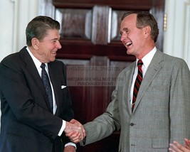 President Ronald Reagan Shaking Hands With George H.W. Bush 8X10 Photo - £8.45 GBP