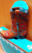 Great shorter Cowgirl Western Lane Whip it! Laced Golden Brown Turquoise, Red - £279.77 GBP