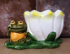 Vintage Planter with Frog Lily Flower Glazed Ceramic - £9.50 GBP