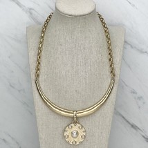 Chico&#39;s Faux Pearl Rhinestone Hammered Metal Gold Tone Necklace - £13.19 GBP
