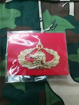 Royal Thai Army Master Class infantry Pistol Badge Thai infantry Pistol Metal - £14.94 GBP