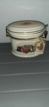 Knott&#39;s Berry Farm Foods Ceramic Canister Cookie Jar With Attached Lid  - $206.02 MXN