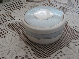 Wedgewood Powder/Trinket/Ring Box- Round- Venice-Blue &amp; Silver-England - $11.00