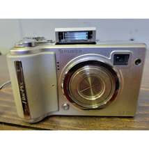 Fujifilm Finepix E510 5MP Digital Camera - Silver - £75.76 GBP