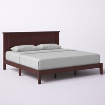 King Traditional Solid Oak Wooden Platform Bed Frame with Headboard in Cherry - $14,647.32 MXN