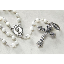 Girl&#39;s White Glass Bead Imitation Pearl First Communion Rosary Gift Box ... - $26.95