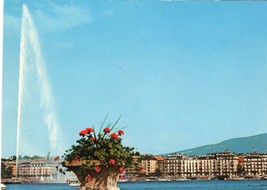 Vintage Unposted Postcard Geneve Switzerland Fountain River Flowers - $16.56