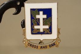 Vintage WWII US Military Cross and Oak 36th Infantry Regiment Insignia Pin - £10.11 GBP