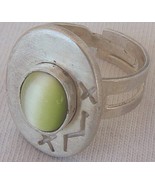 Peridot cat eye silver ring - $340.71 MXN