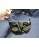 Simply Vera By Vera Wang Cloth Material Chain Link Strap Clutch Hand Bag - $189.87 MXN