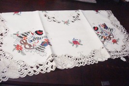 Jin Liu Tablecloth Snowman, poinsettas and Gifts Cutwork Border, SQ 33x33[18] - £18.46 GBP