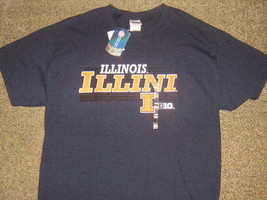 NWTS * UNIVERSITY of ILLINOIS * Mens sz LARGE navy blue logo graphic tee... - £9.89 GBP