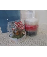 AVON 2004 PATRIOTIC SCENTED CANDLE JAR WITH DECORATIVE SNOWGLOBE FLAG LI... - $147.33 MXN