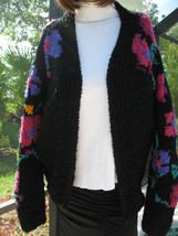 Women KNIT SWEATER Black Floral Multi Color embroidery Vintage Size Smal... - $28.00