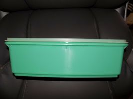 Vintage Tupperware Green Celery Vegetable Keeper with Tray &amp; Lid #782 3 ... - $31.50