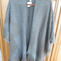 Croft &amp; Barrow Womans Grey Knit Wrap Shawl Open Poncho New with Tages - $23.76