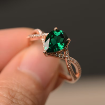 1.50Ct Pear Cut Lab-Created Green Emerald Engagement Ring 14K Rose Gold Plated - £77.86 GBP