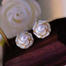 Flowers in the Desert Freshwater Pearls Earrings H20224788 - £63.94 GBP