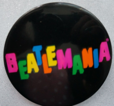 Vintage 1970&#39;s Beatlemania Broadway Show Metal Pin Multicolored Round 3.5&quot; - £15.63 GBP