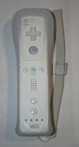 Nintendo Wii - Official OEM Controller (Complete with Silicon Case, Wrist Strap) - £23.54 GBP