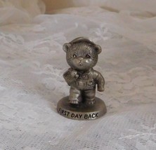 1983-84 Avon Fine Pewter - Benjamin J. Bear - &quot;First Day Back&quot; - $176.89 MXN