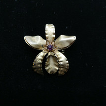 Vintage Brooch or Pendant Unmarked Flower w/ Purple Stone Gold Tone 1.75... - $13.23